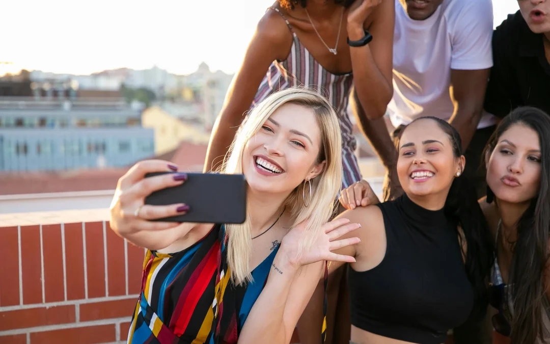 Strategia sui social media delle celebrità: lezioni dalle stelle